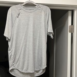 Legends Enzo Tee.   Size Large.    Heather Gray